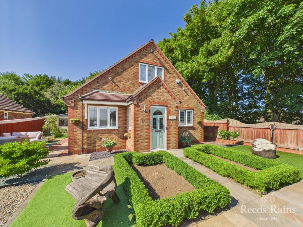 Main image of property: Pinfold Gardens, Bridlington, East Yorkshire, YO16