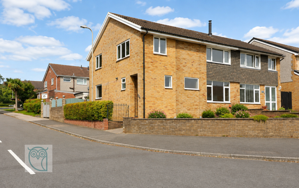 Main image of property: Ffordd Gerdinan, Tonteg, CF38