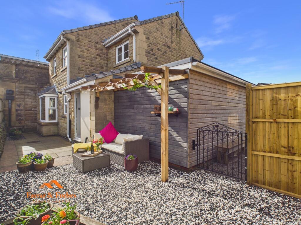 House in Burnley, Harle Syke, Briercliffe - View 4