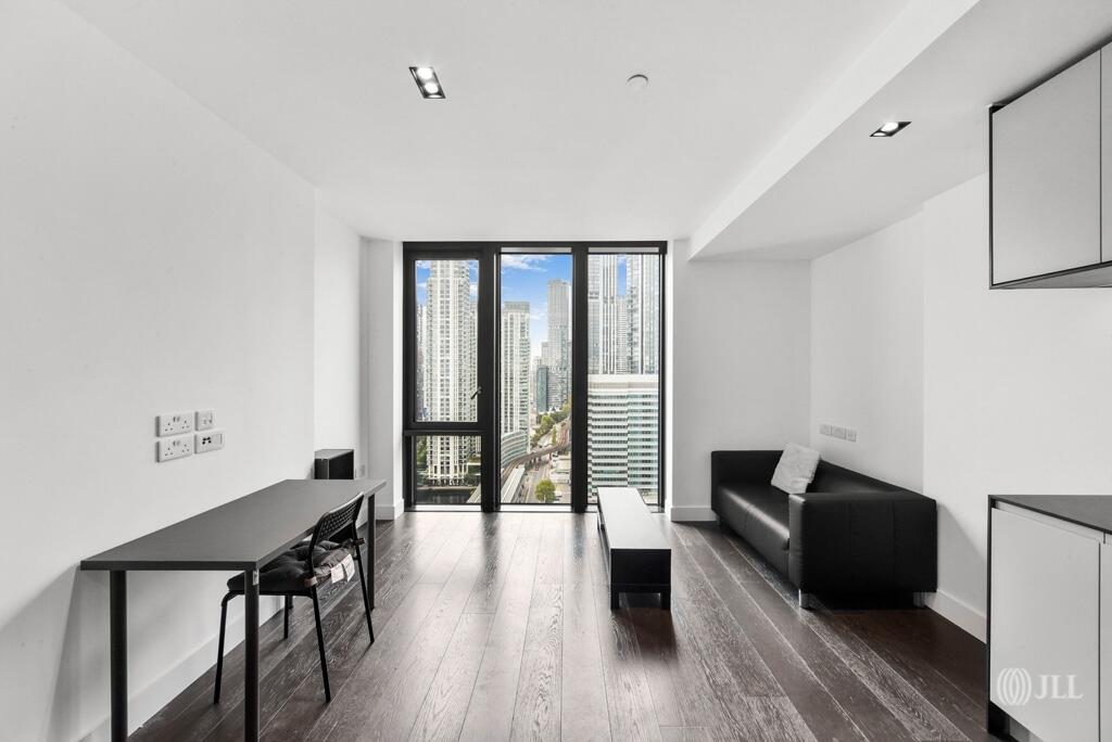 Apartment in London, St John's Estate, Isle of Dogs - View 3
