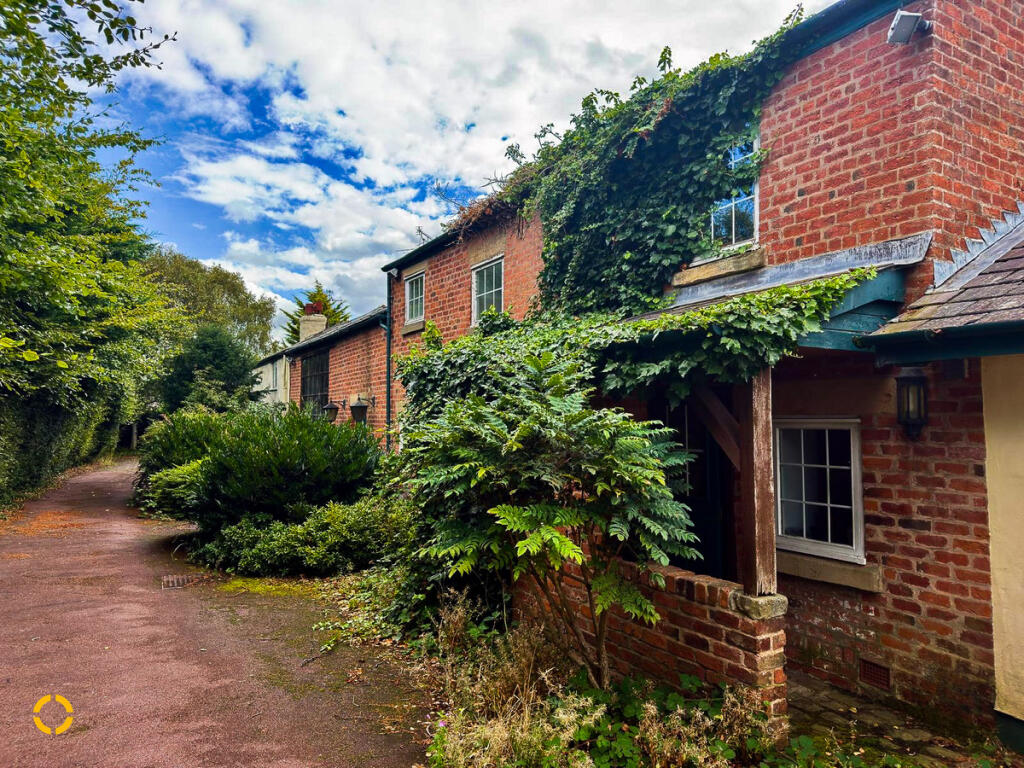 Main image of property: Blackpool Road, Lytham St. Annes, FY8