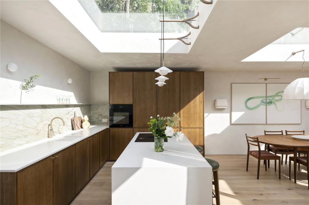 Main image of property: Malton Mews, Notting Hill, London, W10
