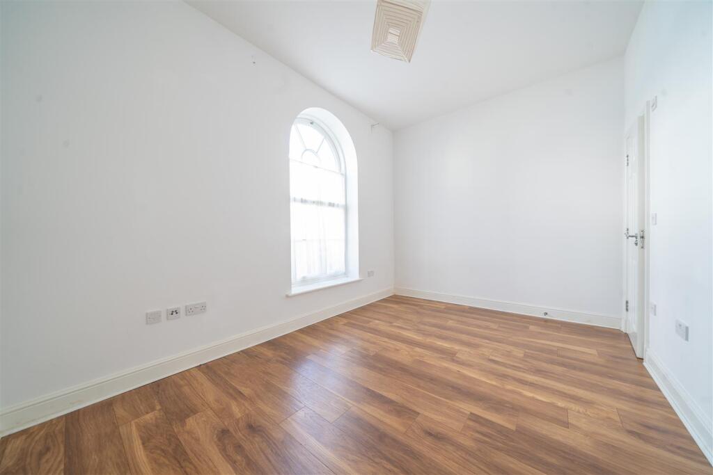 Apartment in Dorchester, Poundbury - View 5
