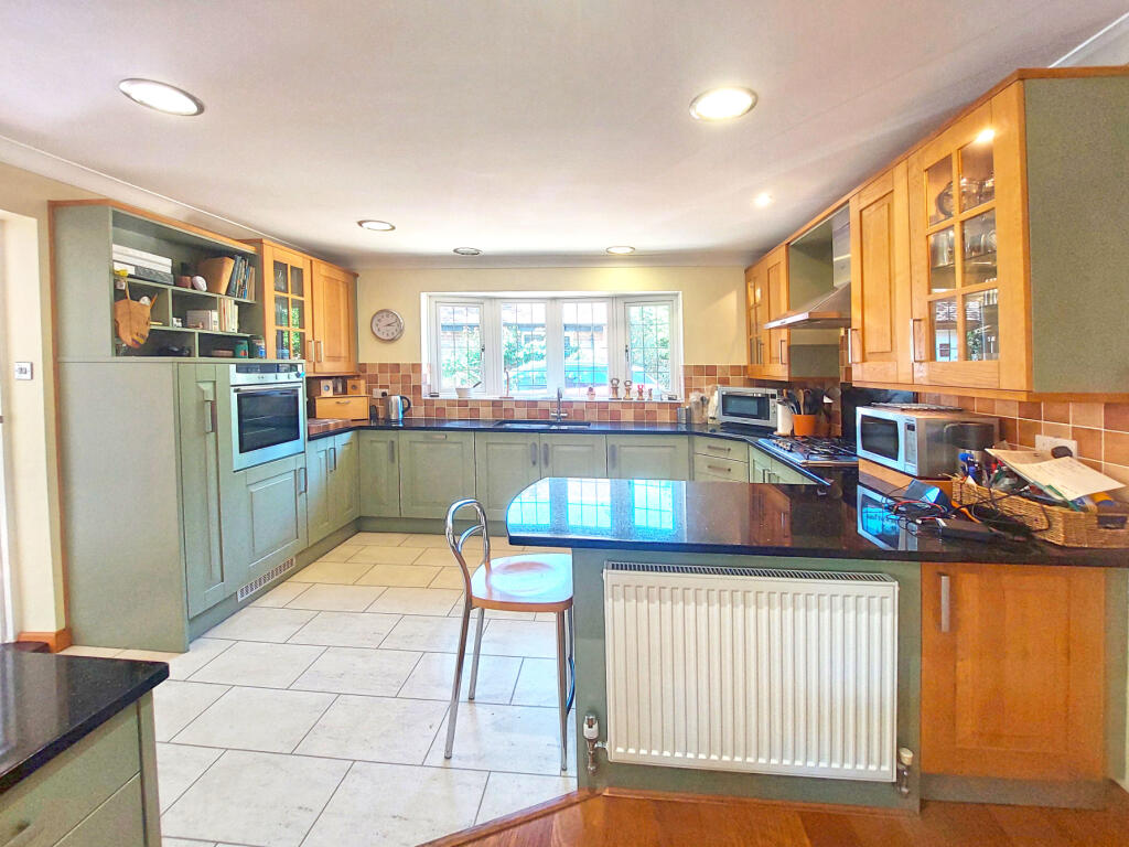 House in Southampton - More