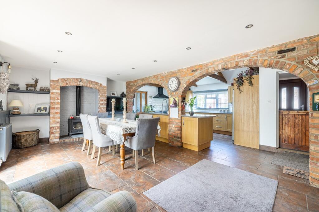 Farmhouse with three annexes, West Huntspill photo 2