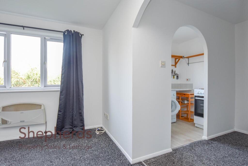 Apartment in Enfield - View 4