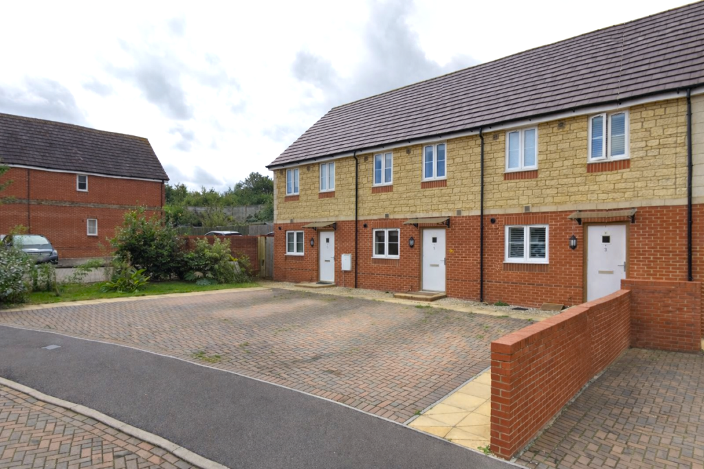Main image of property: Vesta Close, Swindon, SN26