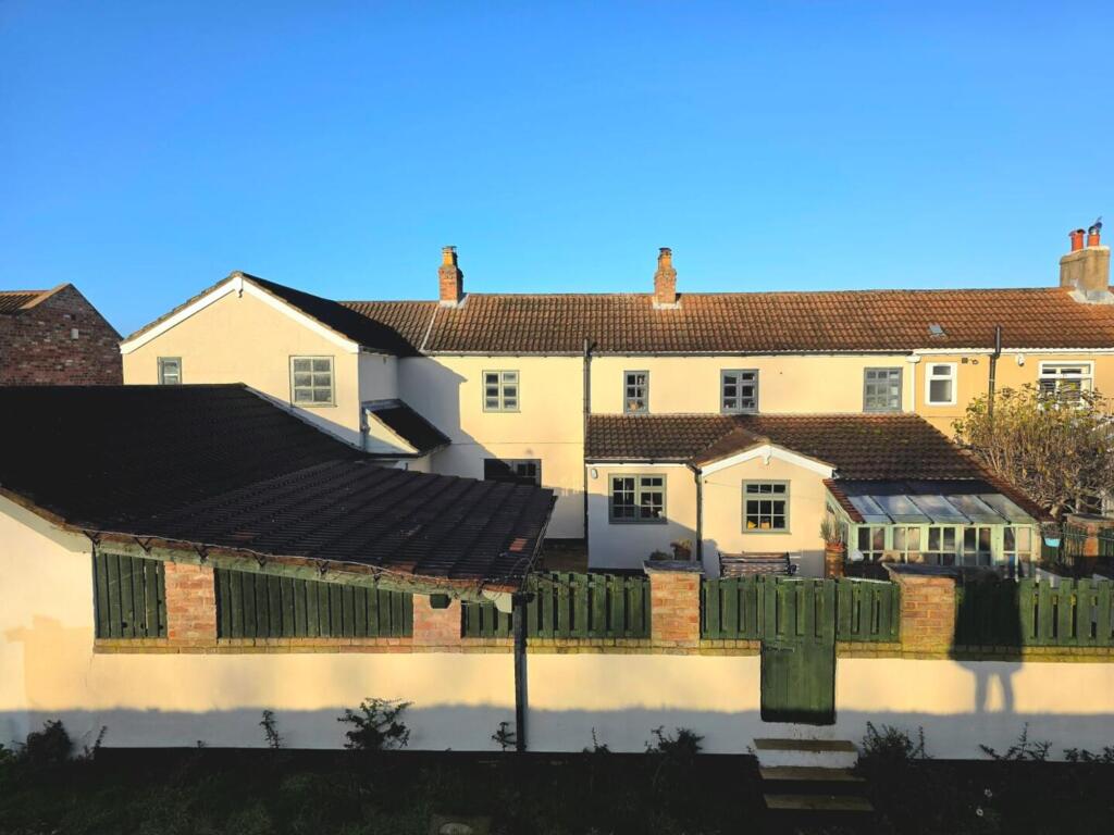 Main image of property: Fishlake Nab, Fishlake, DN7