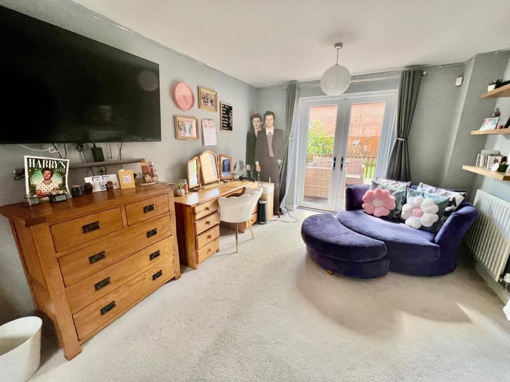 House in Desborough, North Northamptonshire - More
