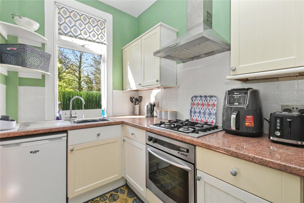 Vicarage View, Leeds - View 2
