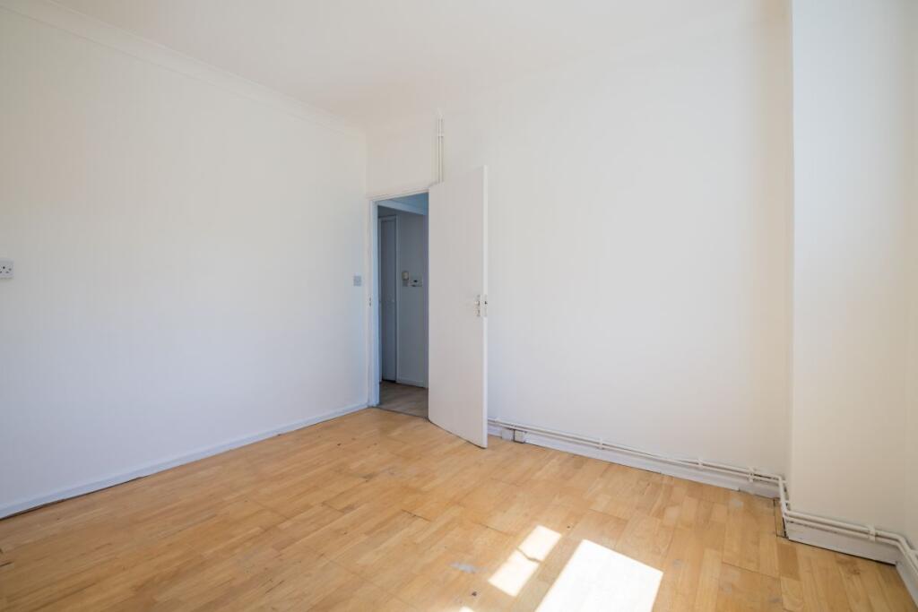Apartment in Bromley, Downham - More