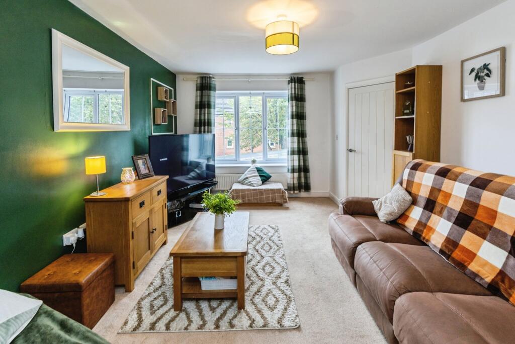 House in Gwersyllt, Wrexham - More