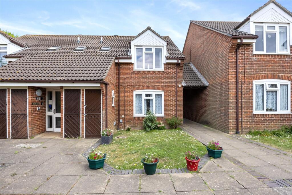 1-bed house on Elm Grove, Lancing, West Sussex, BN15, £150,000