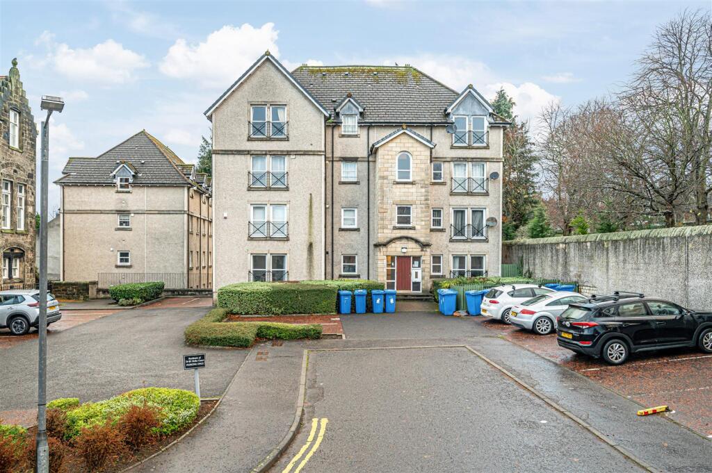 Main image of property: 94 Skibo Court, Dunfermline, KY12 7EW