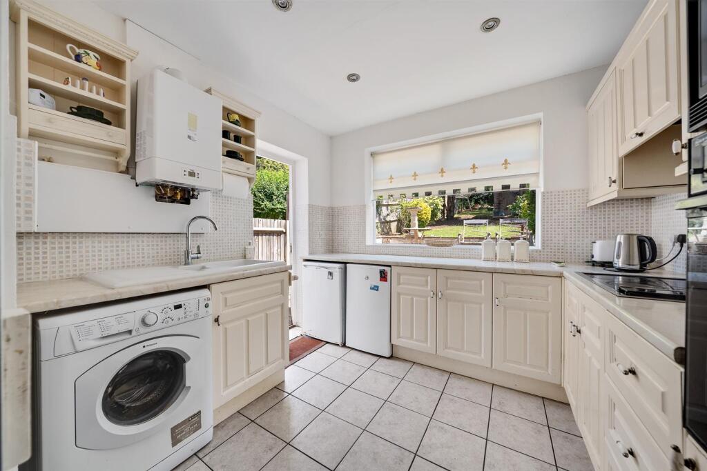 House in London - View 5