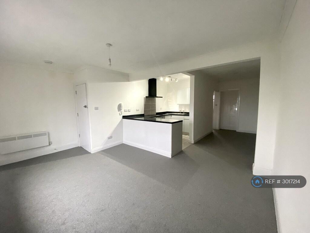 Apartment in Southampton - View 3