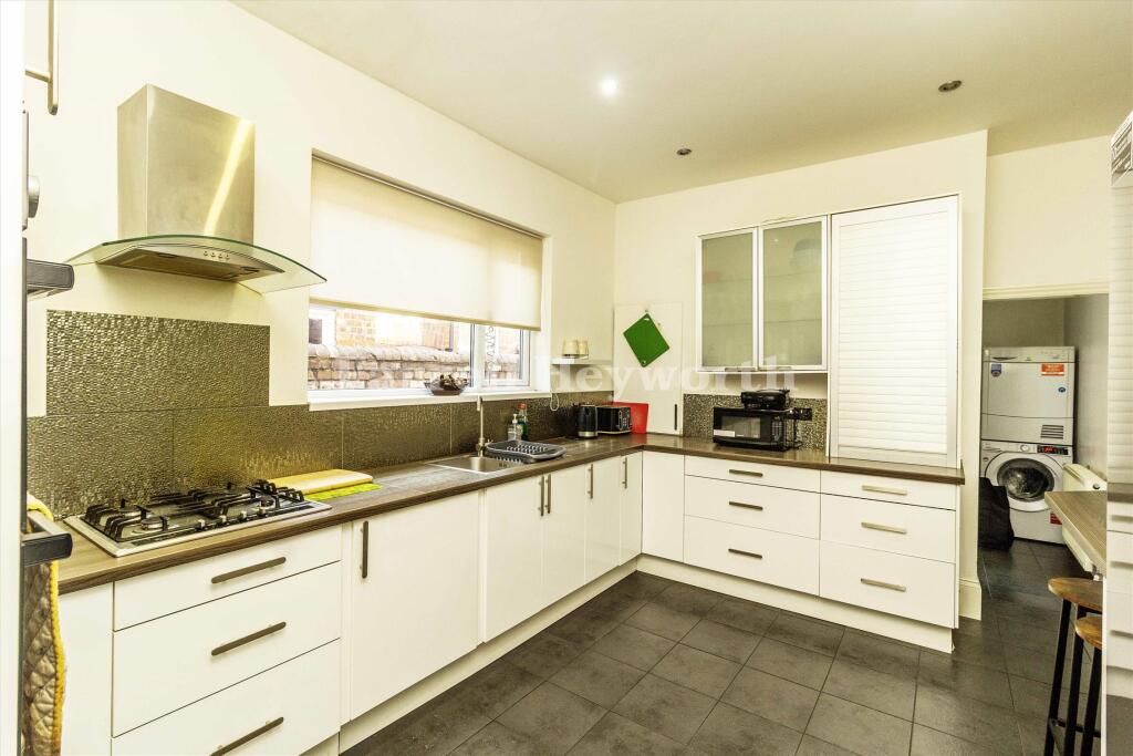 House in Barrow-in-Furness, Newbarns, Barrow - View 5