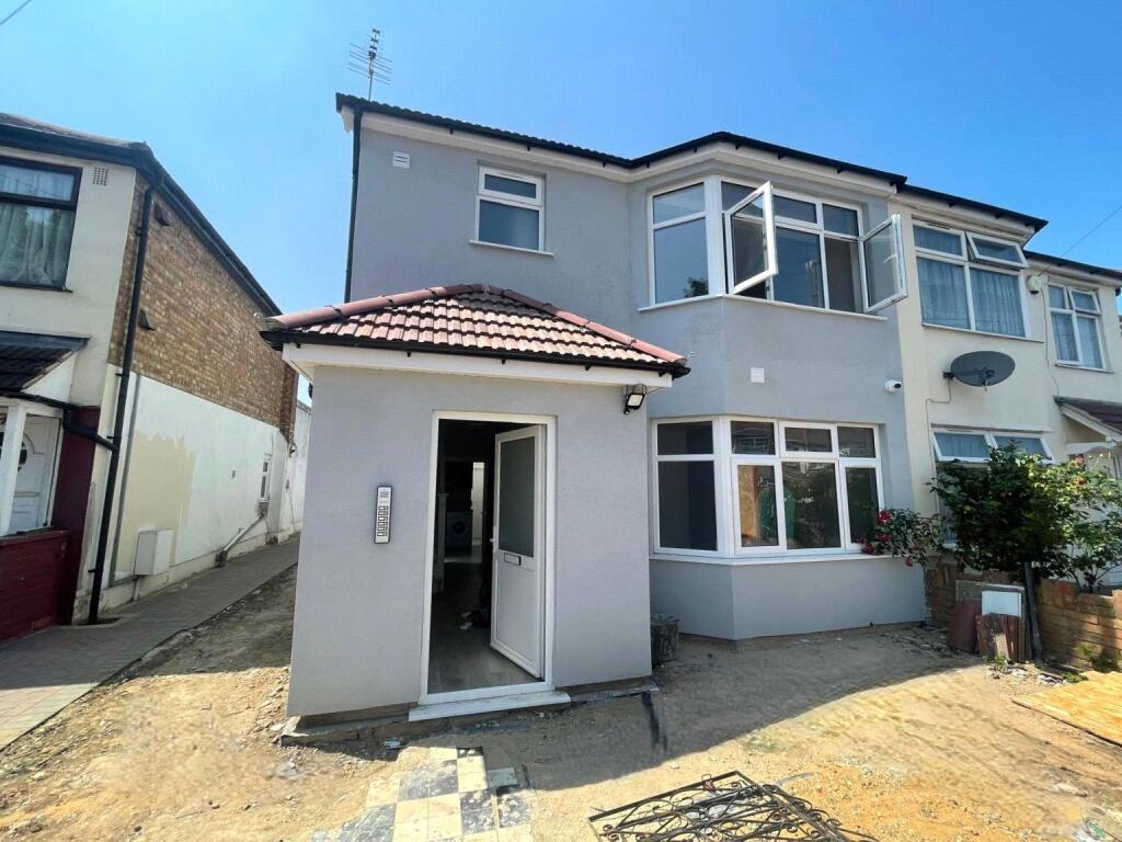 Main image of property: Basildene Road, Hounslow, Greater London, TW4