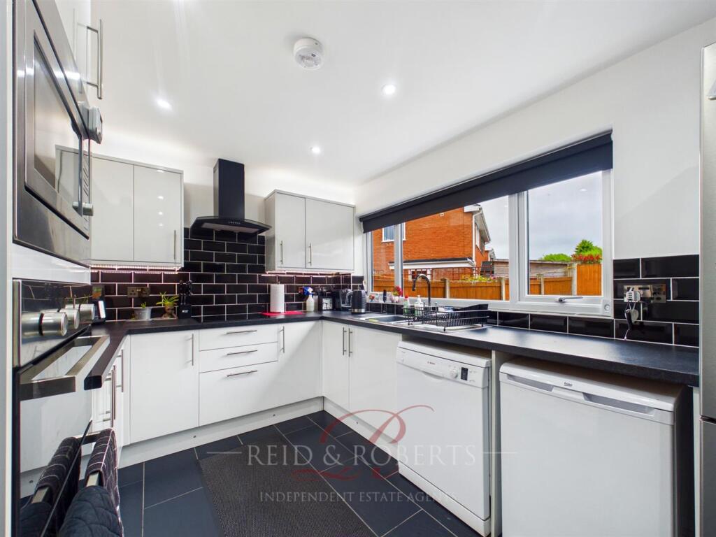 House in Leeswood, Leeswood and Pontblyddyn - View 2