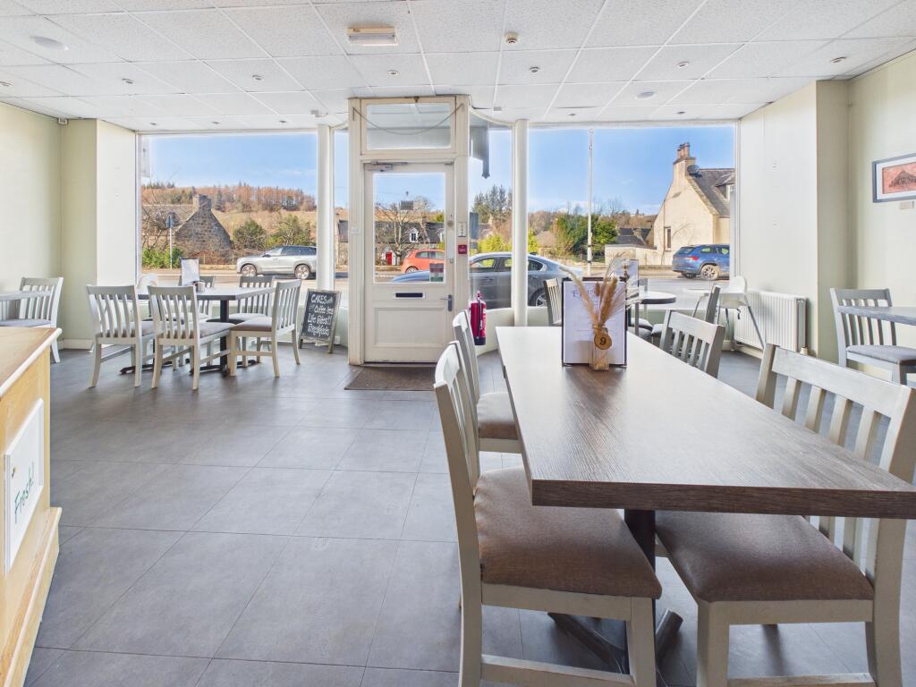 High Street, Aberlour, Moray – pohled 2