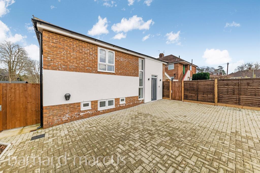 Kingsley Grove, Reigate photo 3