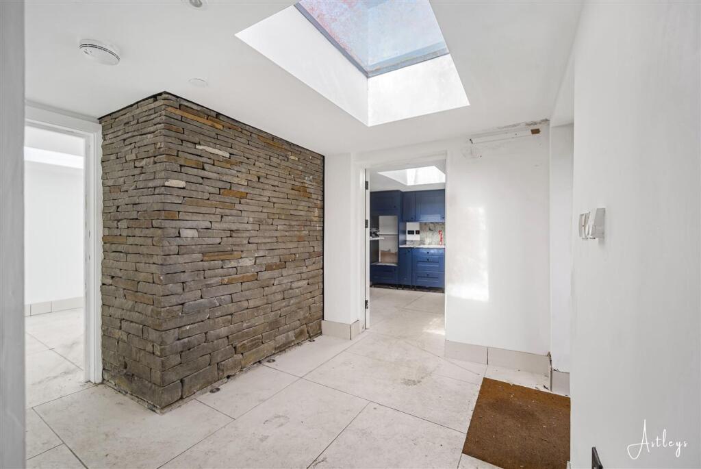 Apartment in Mumbles, Norton - More