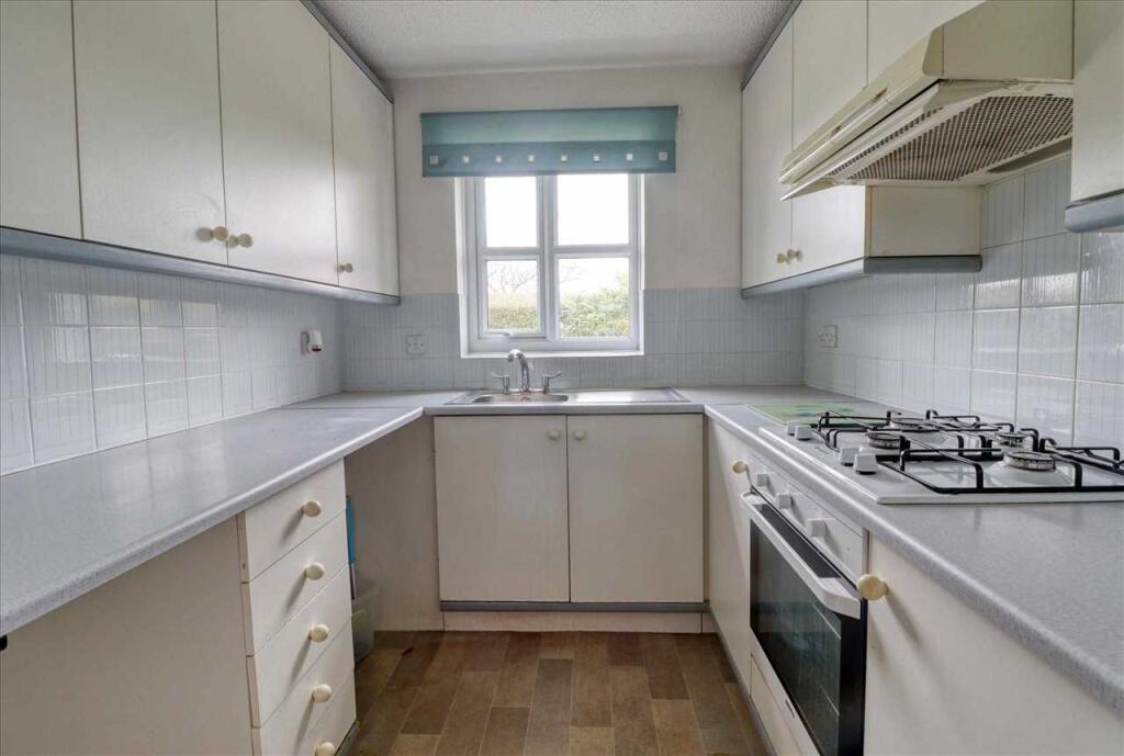 Lyon Close, East Clacton photo 3