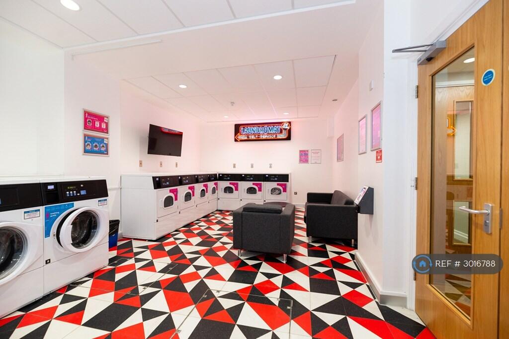 House in London - View 5