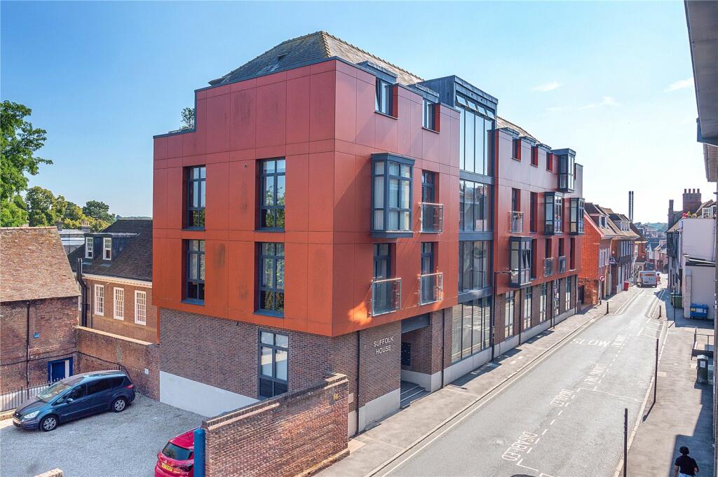1-bed flat on Bury St. Edmunds, Suffolk, £225,000