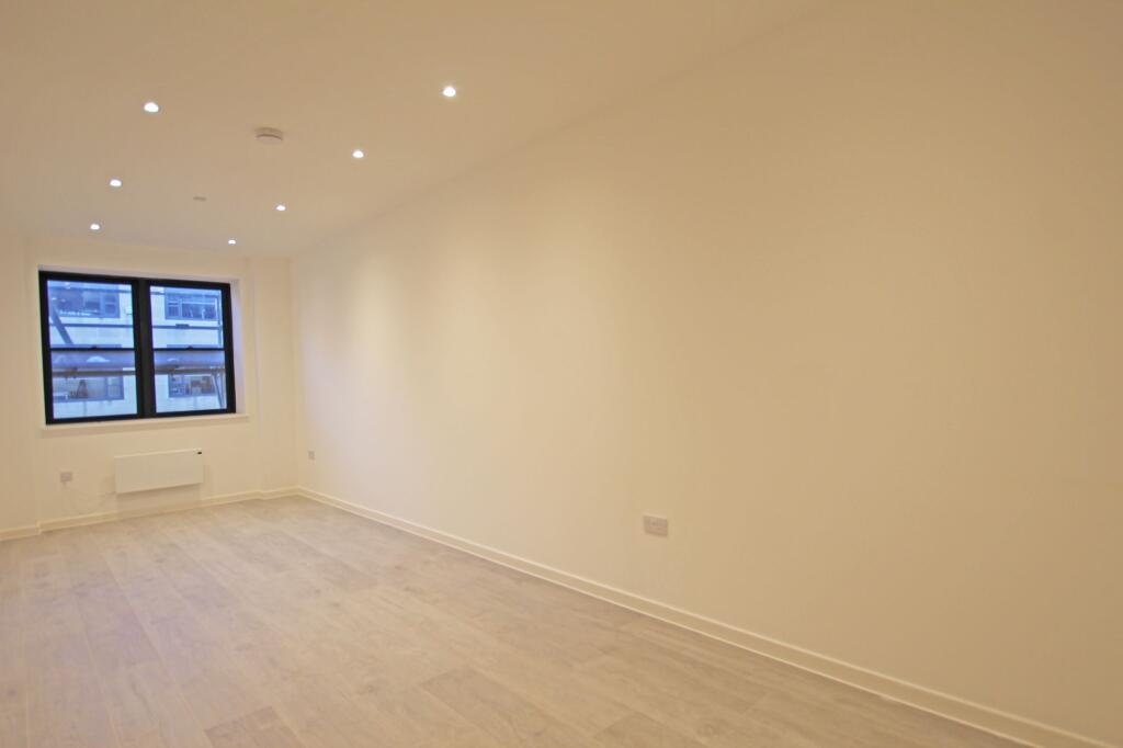 Apartment in Milton Keynes, Central Milton Keynes - View 5