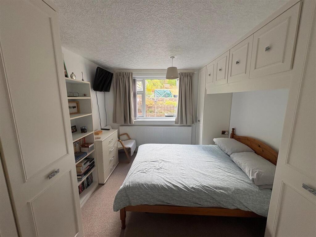 House in Staffordshire Moorlands, Leek - More