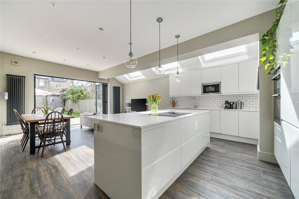 Main image of property: Goodwyns Vale, London, N10