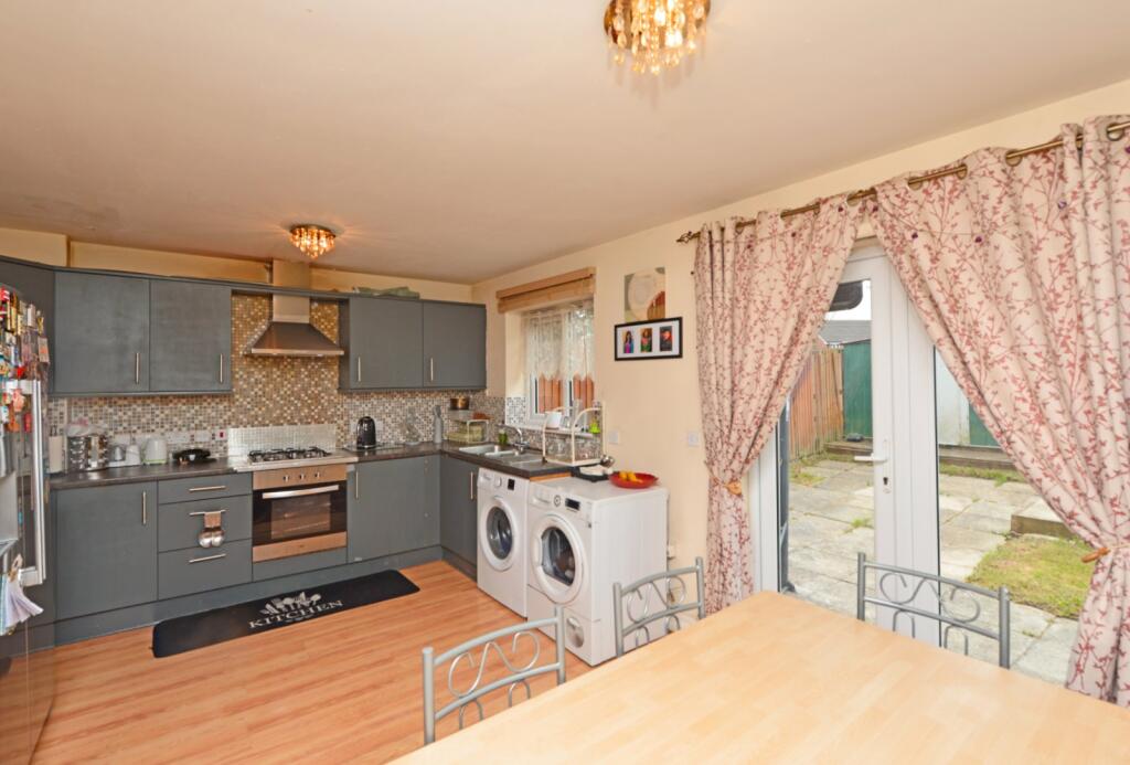House in Bradford, West Yorkshire - View 4