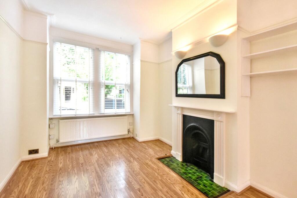 House in London, The Apostles, Raynes Park - View 3