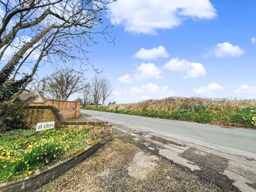 Main image of property: Heighton Road, South Heighton, Newhaven, BN9 0JT
