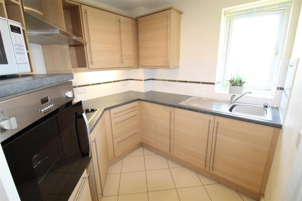 Apartment in Bolton, Middlebrook, Horwich - View 2