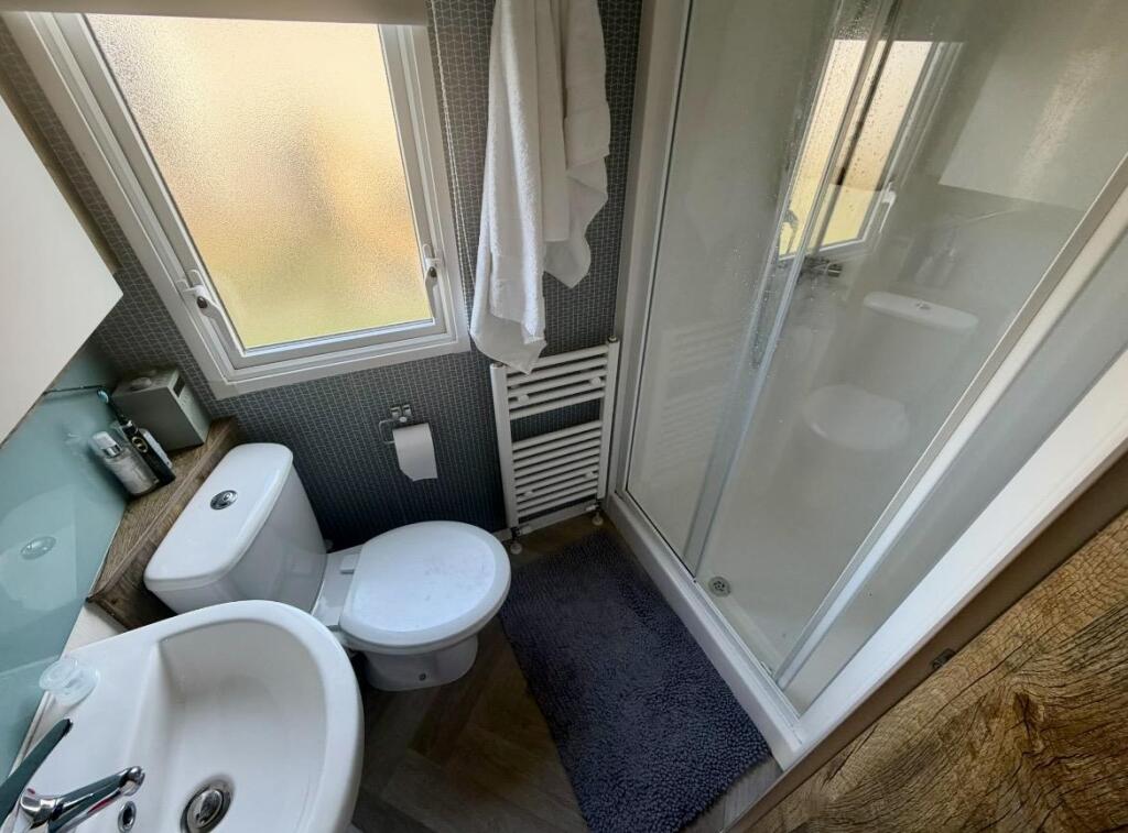 House in East Suffolk, Lowestoft - More