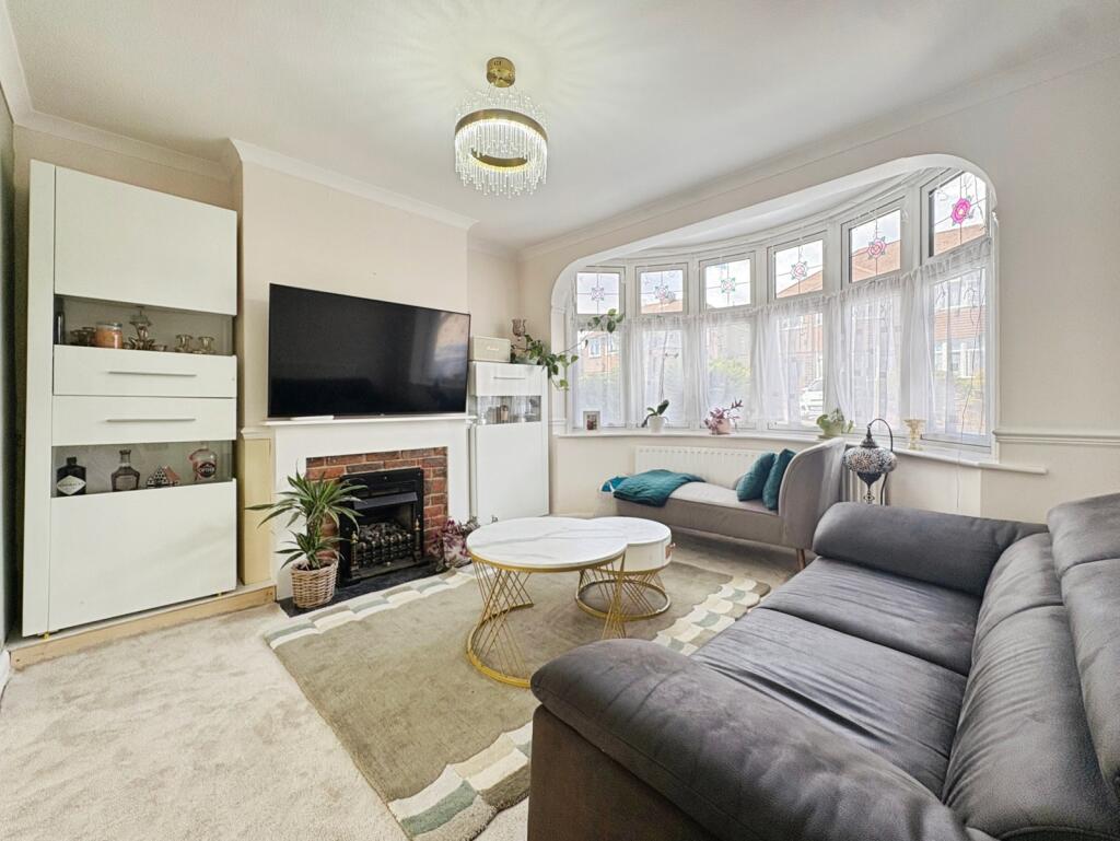 House in Rushmoor, North Town - View 4