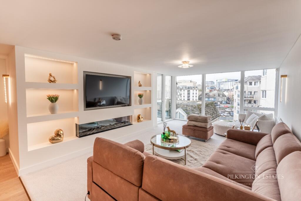 Main image of property: Pinnacle Quay, 4 Harbour Avenue, Plymouth, Devon, PL4