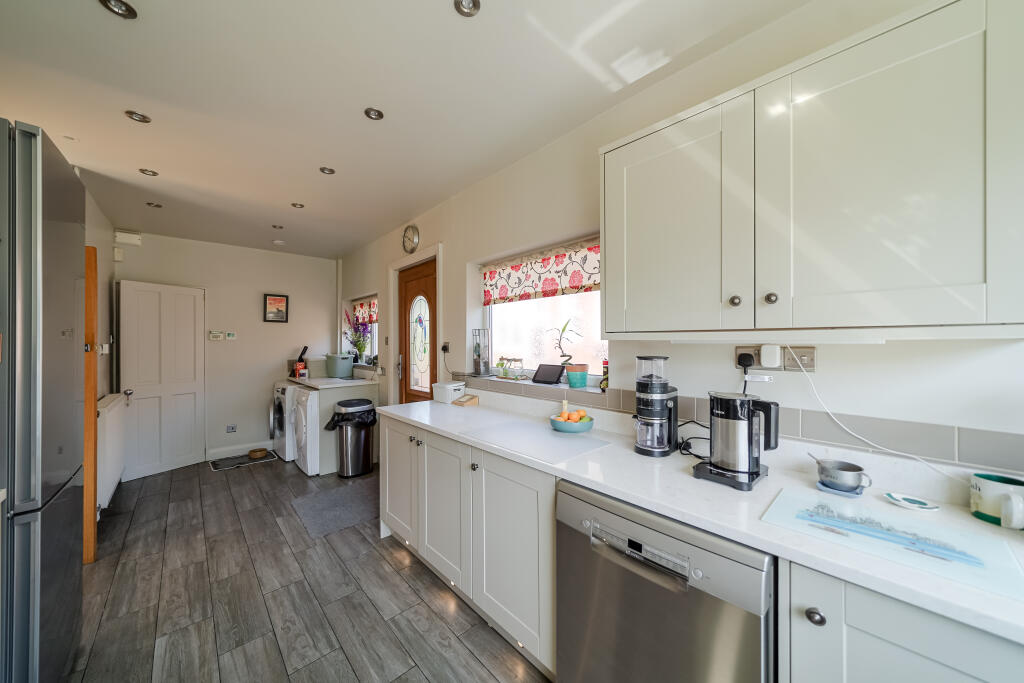 House in Wirral, Liverpool City Region - View 6
