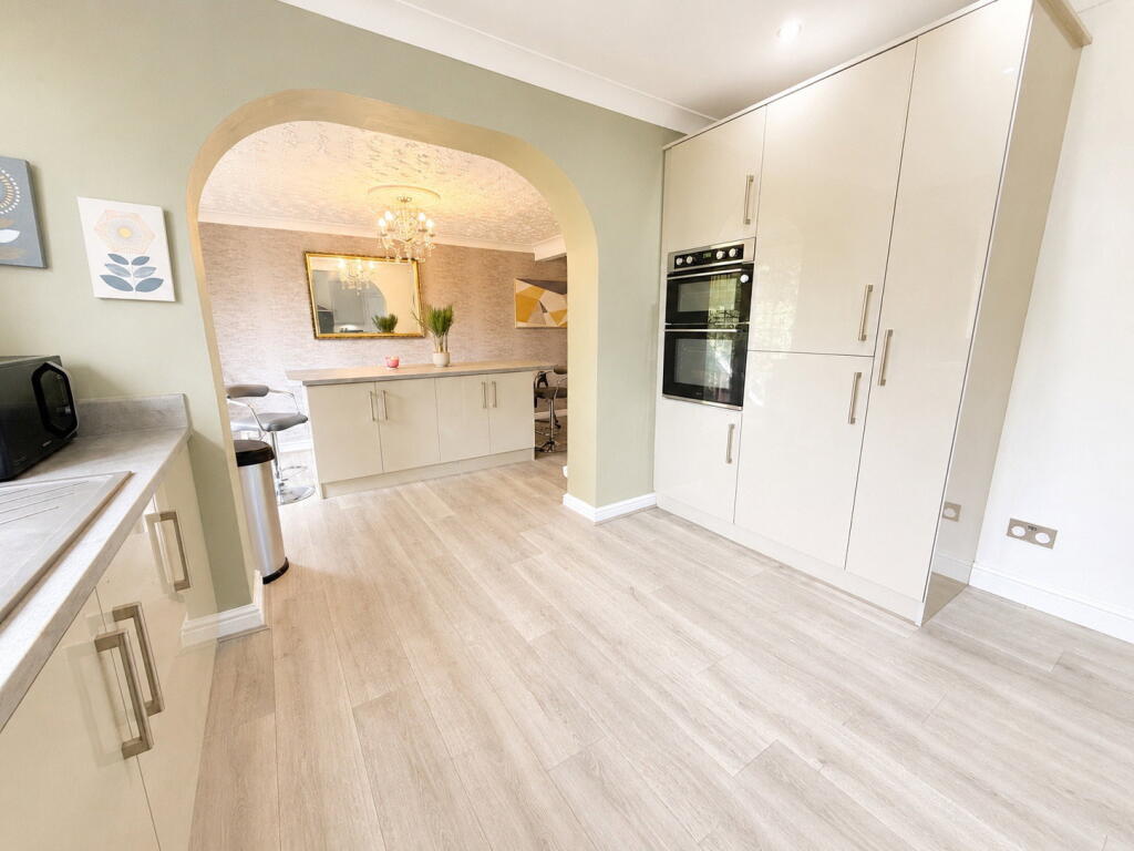 House in Dudley - View 4