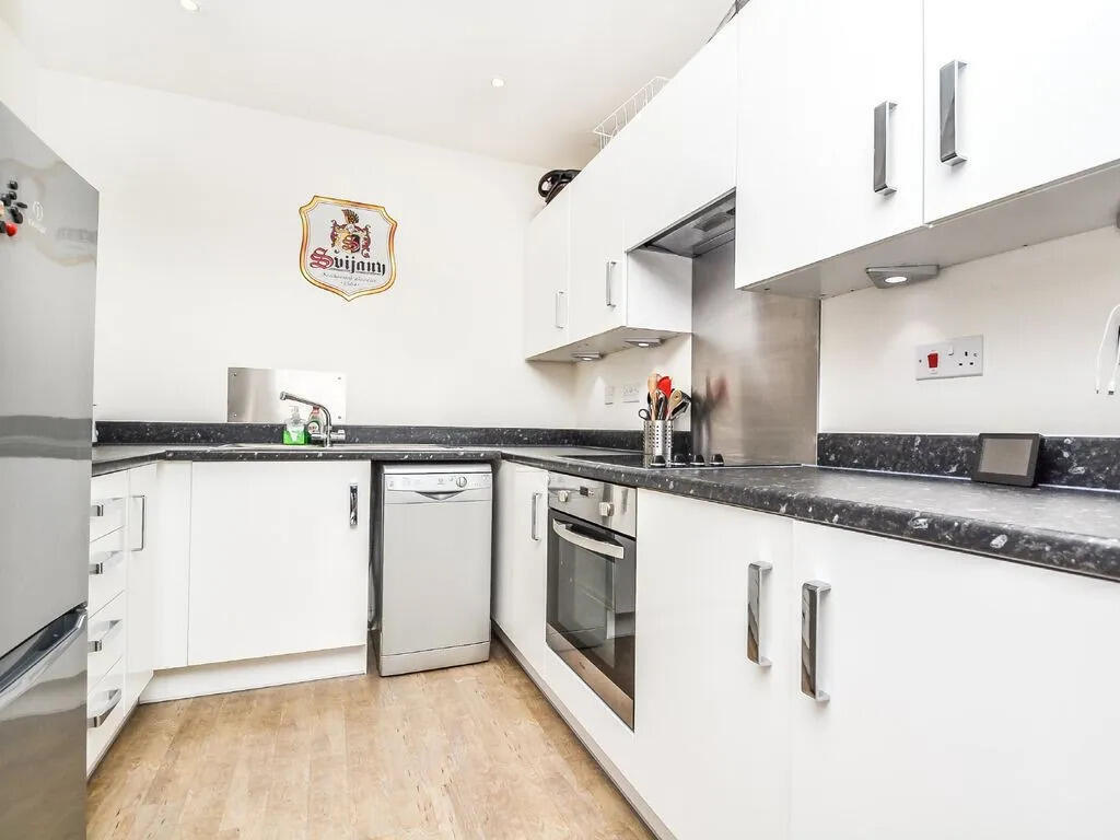 Apartment in London - More