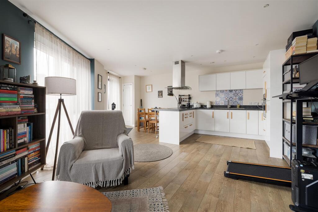 Apartment in London, Leyton - View 4