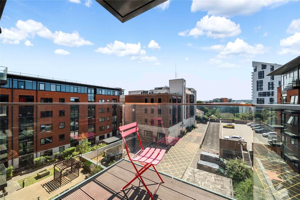 Apartment in London - View 5