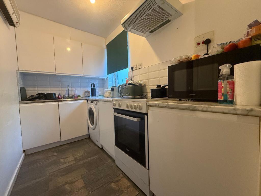 Main image of property: Glenfield Road, Luton, LU3