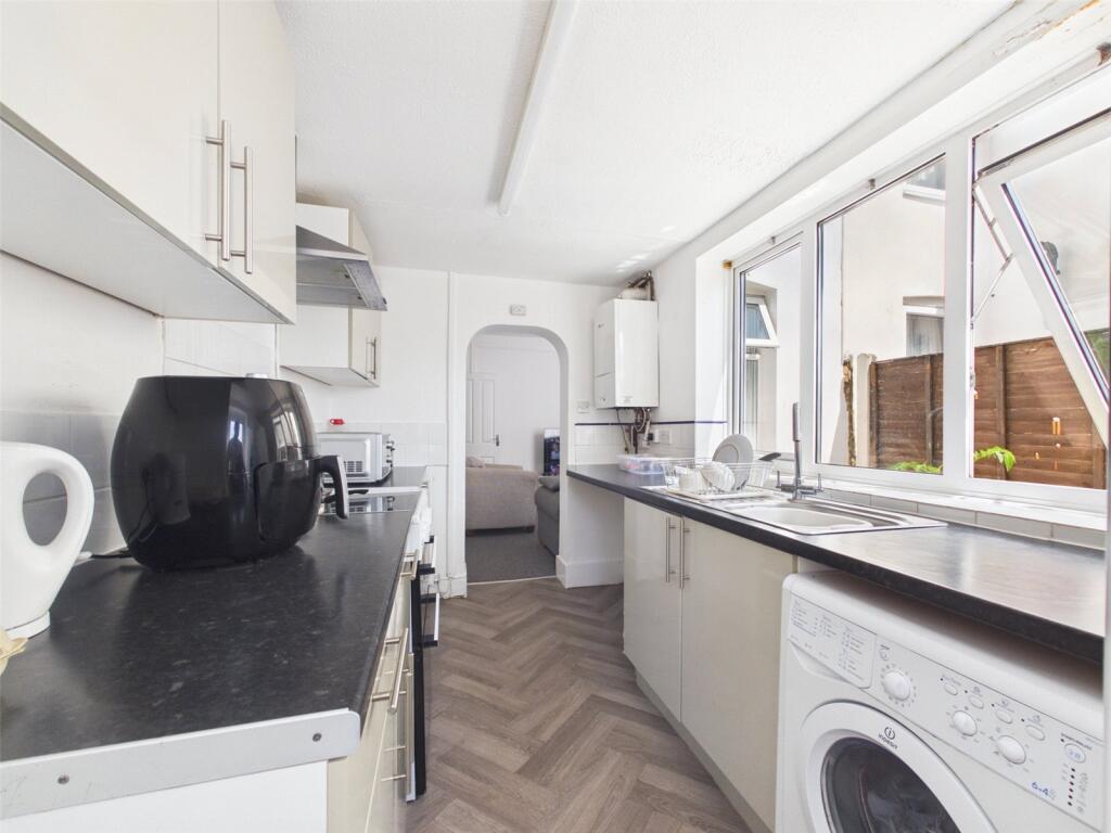 House in Gloucester - View 5