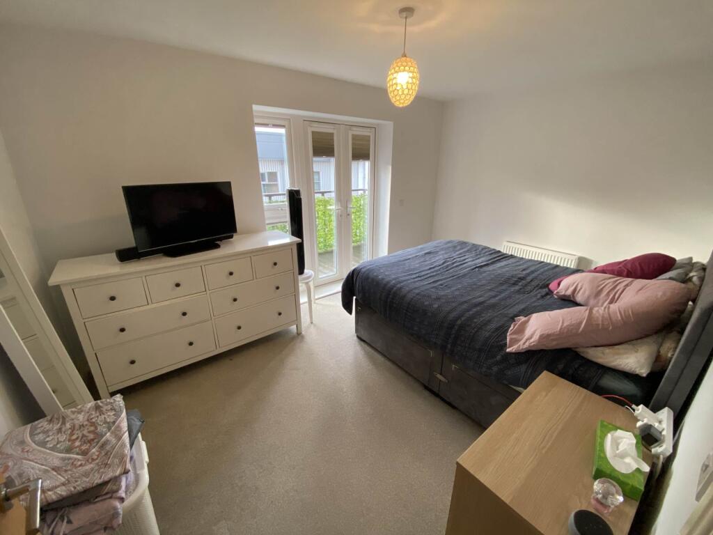 Apartment in Watford - View 5