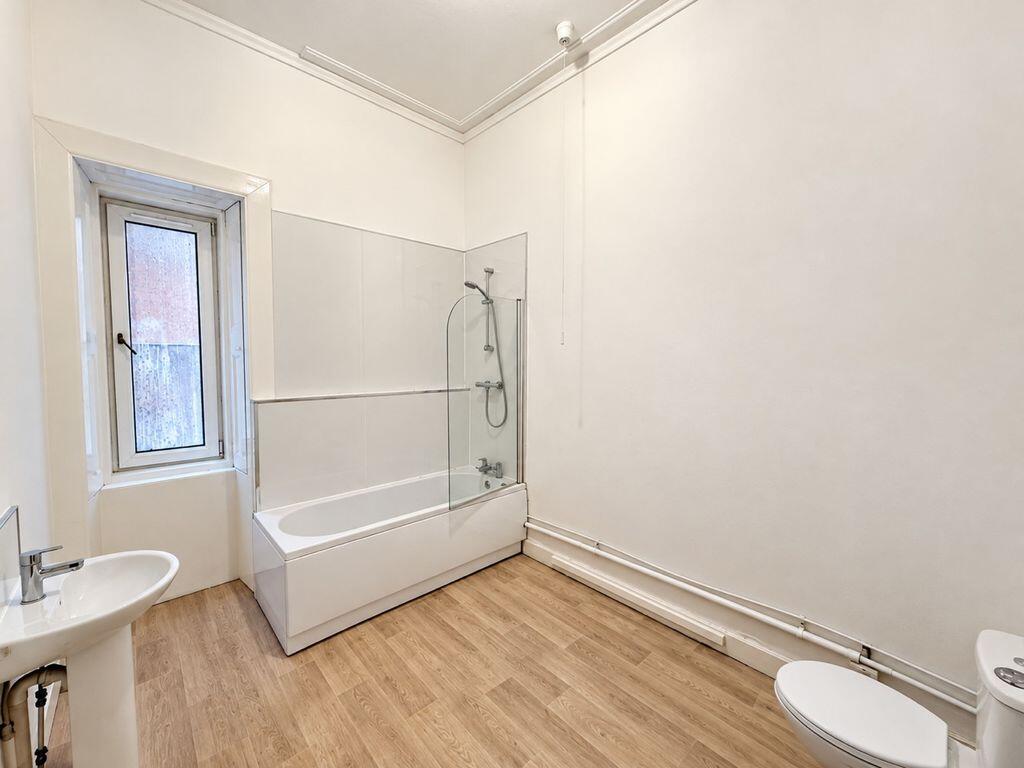 Apartment in Glasgow - More