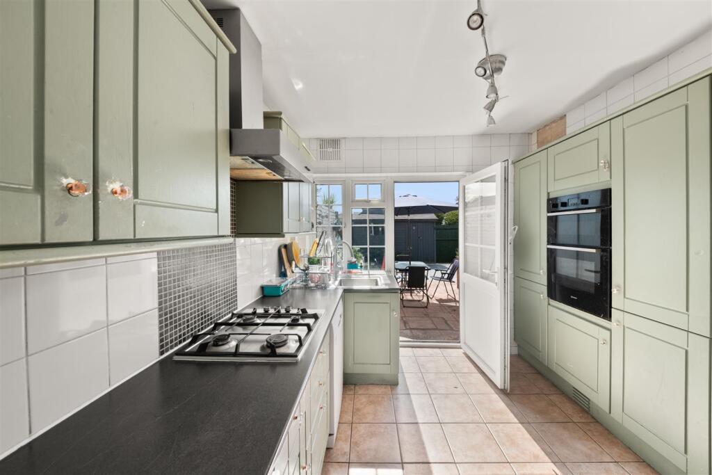 House in Twickenham - View 4