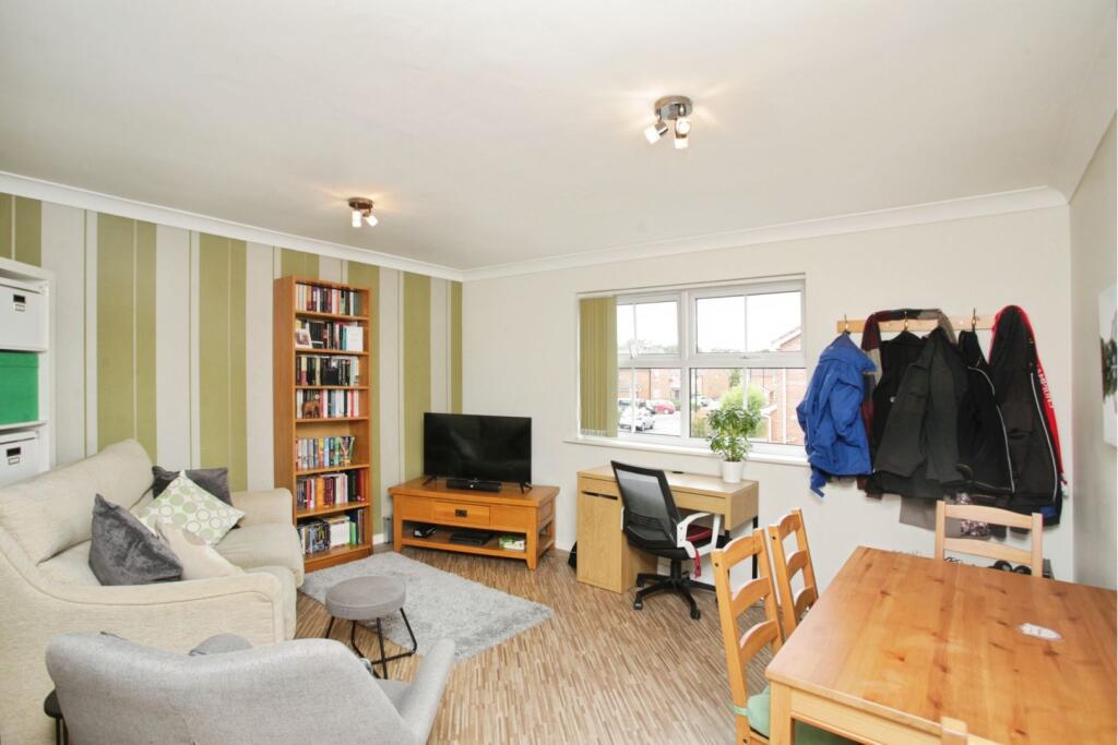 Main image of property: Glendale Way, Bannerbrook Park, Coventry, CV4